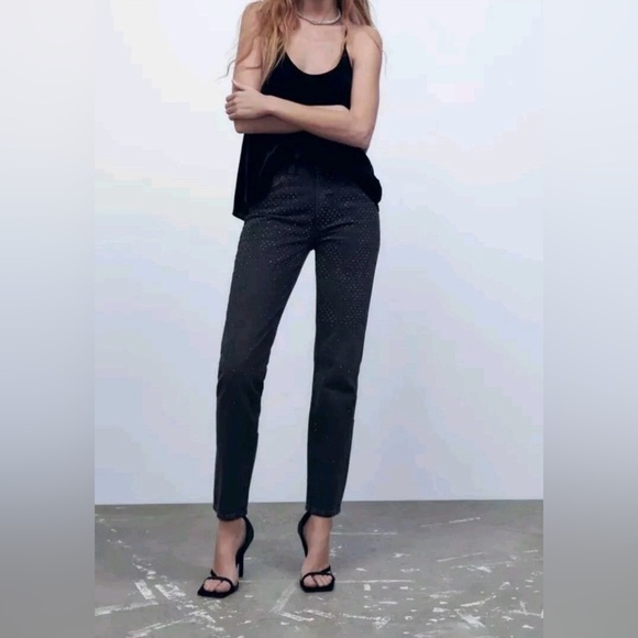 Zara Denim - Zara Signature Denim- The Slim with Rhinestone in Black- Sz 0